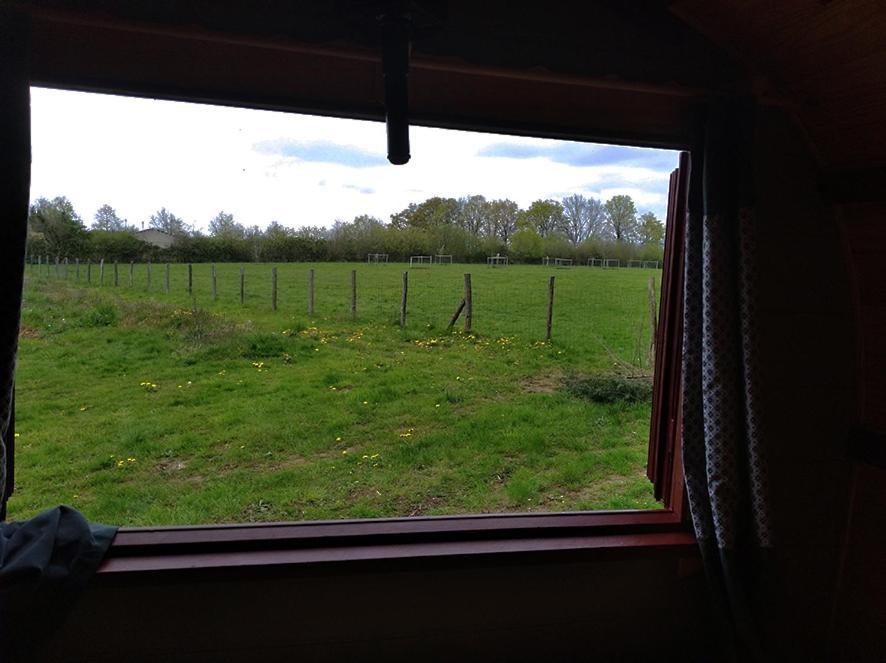 Hotel Roulotte Irlandaise Polly Saint-Vincent-en-Bresse Esterno foto