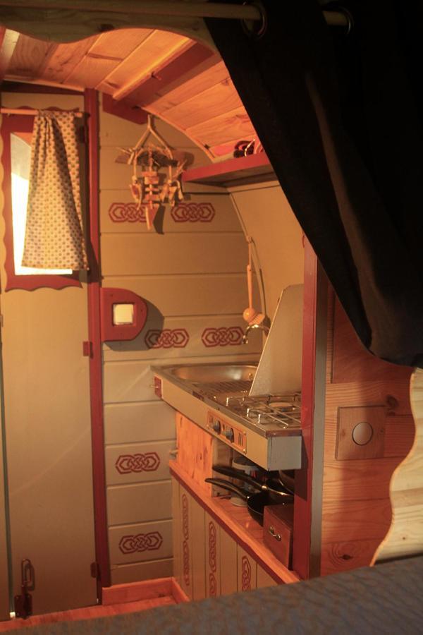 Hotel Roulotte Irlandaise Polly Saint-Vincent-en-Bresse Esterno foto